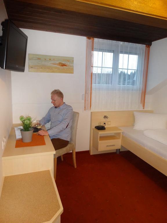 Pension Scherwirt Hotel Graz Ruang foto