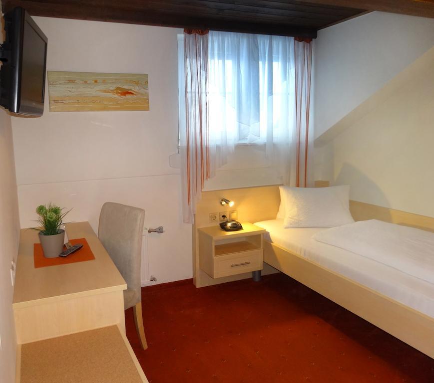 Pension Scherwirt Hotel Graz Ruang foto