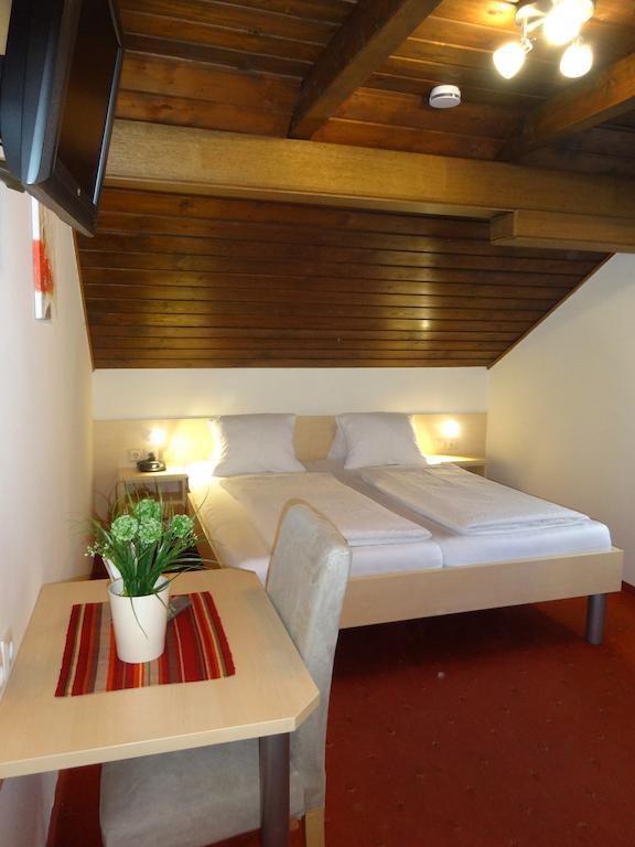 Pension Scherwirt Hotel Graz Ruang foto